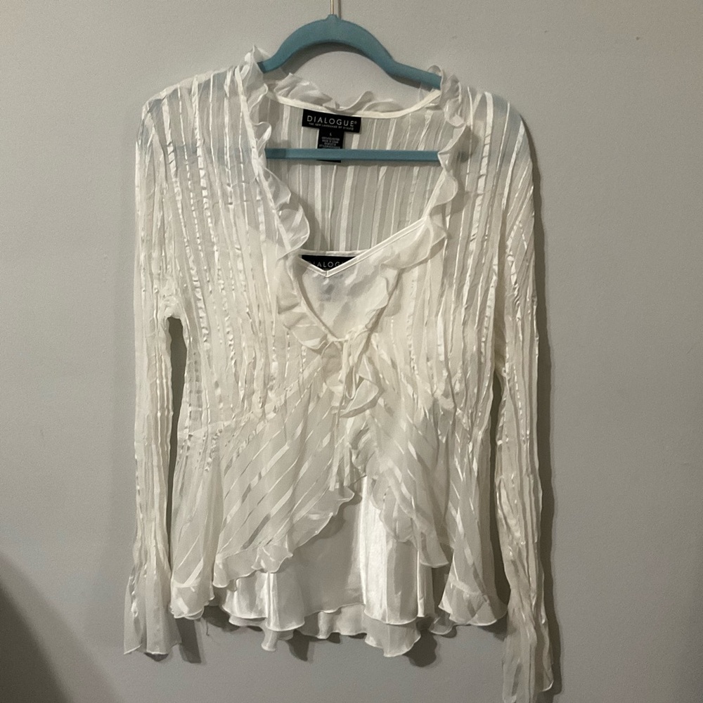 Dialogue Women's White Ruffled Outer Top & Silky Inner Tank